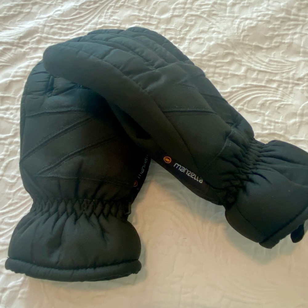 Manzella Black Ski Gloves | 40g Thinsulate | Women’s Medium